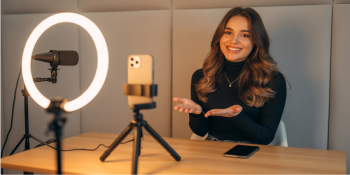 Micro TVs, Grandes Negócios: A Nova Fonte de Receita dos Empreendedores Locais